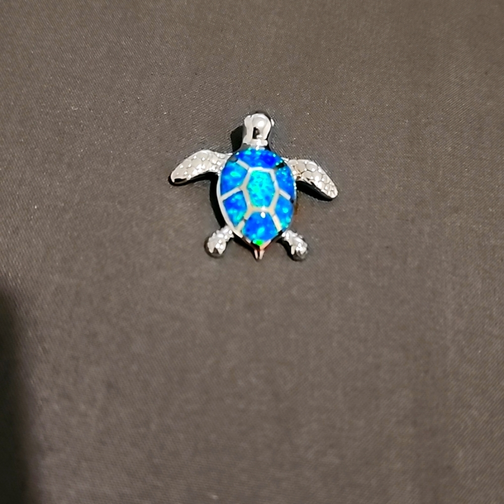 925 Sterling Silver Turtle Pendant